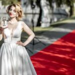 Histrionični poremećaj ličnosti se karakteriše površnim emocijama, neprimerenim uzbuđenjem, samodramatizacijom i skretanjem pažnje na sebe (egocentričnost).