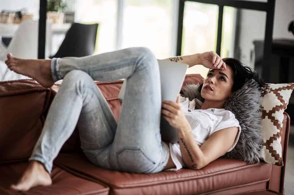anhedonija, hedonizam, apatija, nezadoovljstvo, nezainteresovanost depresija, nemotivisanost