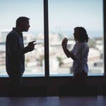 defanzivnost, odbrambeni stav, odbrana, napad, kritika, povratne informacije, konstruktivna Kritika, sposobnost, rast, razvoj, napredak, kako primiti kritiku, kako odgovoriti na kritiku